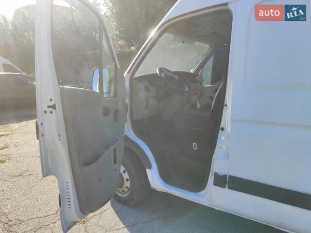 Белый Опель Movano, объемом двигателя 2.95 л и пробегом 411 тыс. км за 5200 $, фото 3 на Automoto.ua