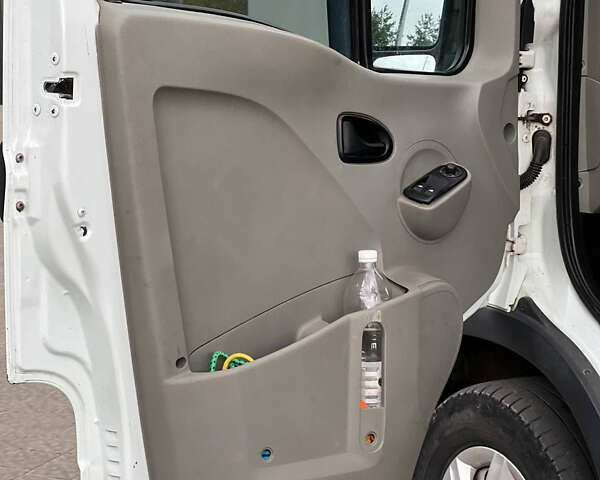 Білий Опель Movano, об'ємом двигуна 2.5 л та пробігом 641 тис. км за 10500 $, фото 10 на Automoto.ua