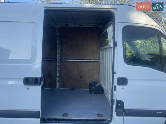 Білий Опель Movano, об'ємом двигуна 2.46 л та пробігом 41 тис. км за 7700 $, фото 4 на Automoto.ua