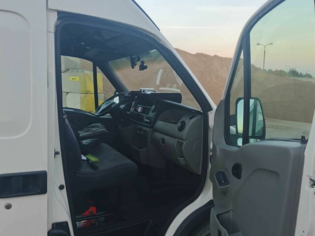 Білий Опель Movano, об'ємом двигуна 2.5 л та пробігом 430 тис. км за 8000 $, фото 2 на Automoto.ua