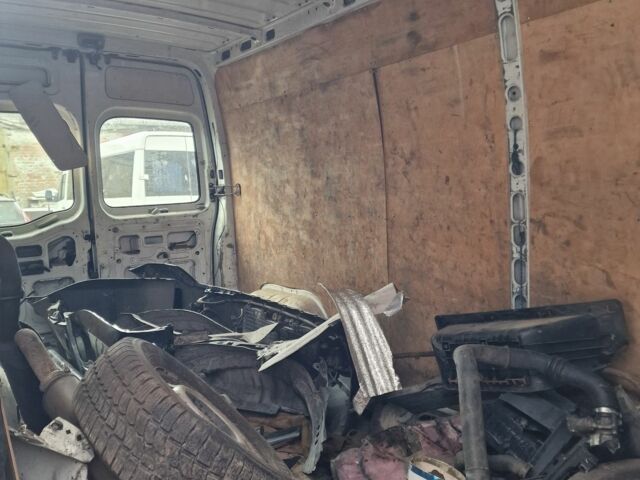 Белый Опель Movano, объемом двигателя 2.5 л и пробегом 240 тыс. км за 1999 $, фото 5 на Automoto.ua