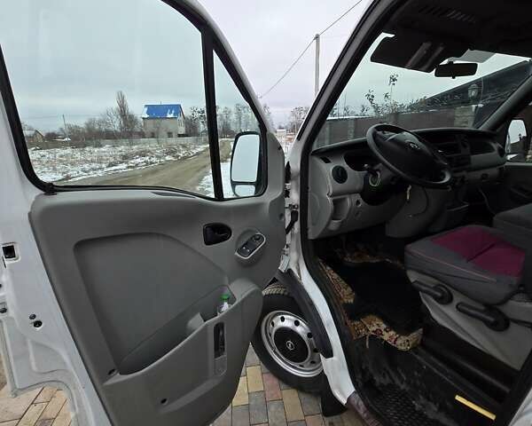 Белый Опель Movano, объемом двигателя 2.5 л и пробегом 89 тыс. км за 8700 $, фото 25 на Automoto.ua
