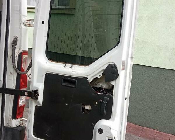 Білий Опель Movano, об'ємом двигуна 2.3 л та пробігом 220 тис. км за 12300 $, фото 6 на Automoto.ua