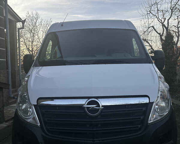 Белый Опель Movano, объемом двигателя 2.3 л и пробегом 297 тыс. км за 11000 $, фото 1 на Automoto.ua