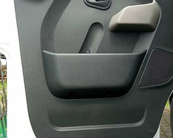 Білий Опель Movano, об'ємом двигуна 2.3 л та пробігом 220 тис. км за 11700 $, фото 11 на Automoto.ua