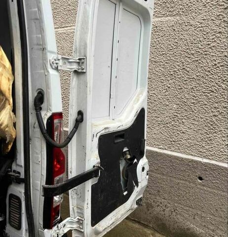 Білий Опель Movano, об'ємом двигуна 2.3 л та пробігом 212 тис. км за 3200 $, фото 6 на Automoto.ua