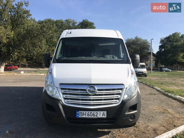 Белый Опель Movano, объемом двигателя 2.3 л и пробегом 70 тыс. км за 10000 $, фото 1 на Automoto.ua
