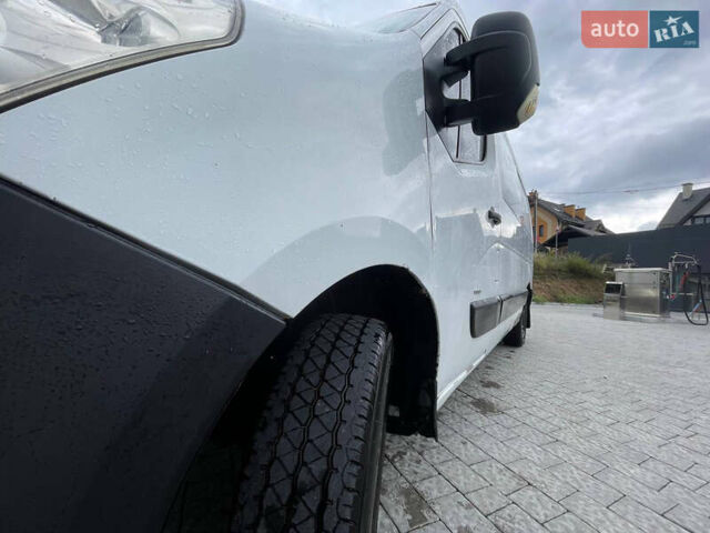 Белый Опель Movano, объемом двигателя 2.3 л и пробегом 530 тыс. км за 9900 $, фото 3 на Automoto.ua