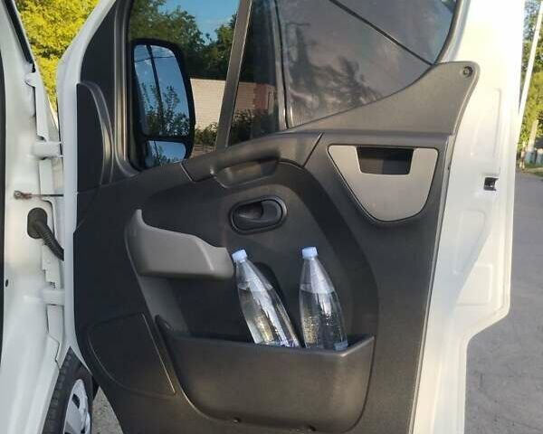 Білий Опель Movano, об'ємом двигуна 2.3 л та пробігом 303 тис. км за 13500 $, фото 10 на Automoto.ua