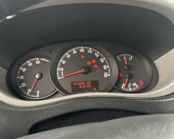 Білий Опель Movano, об'ємом двигуна 2.3 л та пробігом 700 тис. км за 8500 $, фото 16 на Automoto.ua