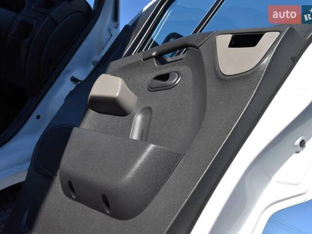 Белый Опель Movano, объемом двигателя 2.3 л и пробегом 279 тыс. км за 14550 $, фото 28 на Automoto.ua