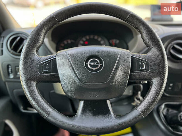 Белый Опель Movano, объемом двигателя 2.3 л и пробегом 373 тыс. км за 16700 $, фото 10 на Automoto.ua