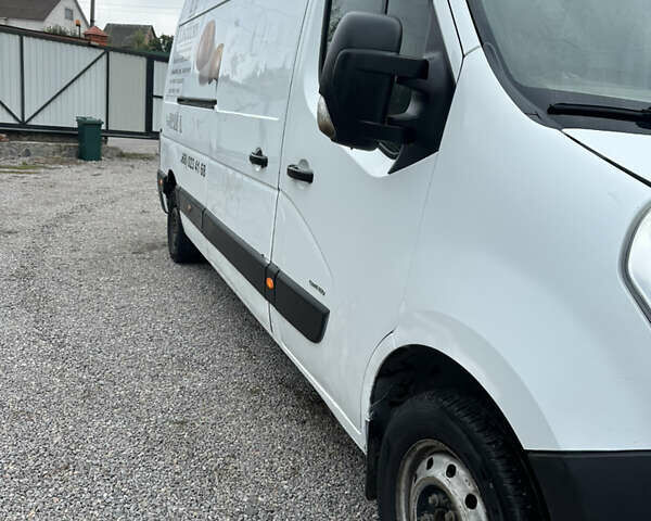 Білий Опель Movano, об'ємом двигуна 2.3 л та пробігом 700 тис. км за 8500 $, фото 4 на Automoto.ua