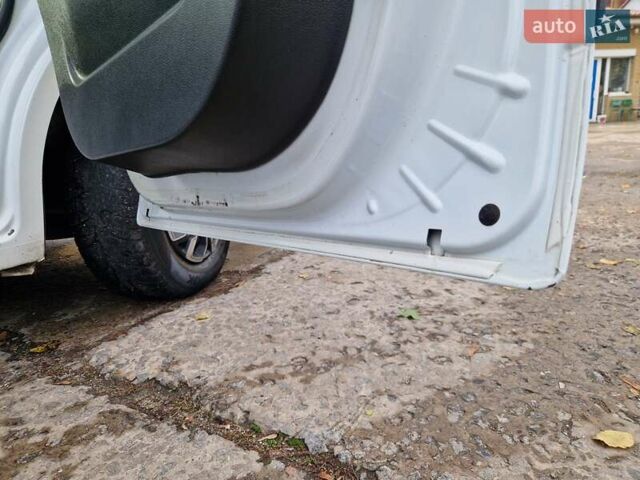 Опель Movano 2014 в Днепре (Днепропетровске) на Automoto.ua Белый Опель Movano, объемом двигателя 2.3 л и пробегом 321 тыс. км за 14999 $, фото 47 на Automoto.ua