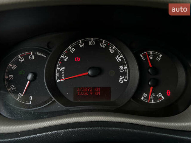 Белый Опель Movano, объемом двигателя 2.3 л и пробегом 373 тыс. км за 16700 $, фото 8 на Automoto.ua