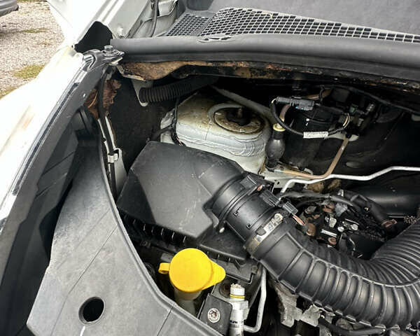 Білий Опель Movano, об'ємом двигуна 2.3 л та пробігом 700 тис. км за 8500 $, фото 36 на Automoto.ua