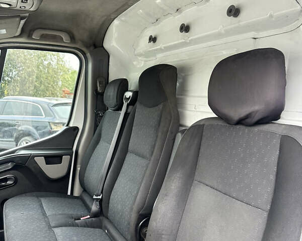 Білий Опель Movano, об'ємом двигуна 2.3 л та пробігом 700 тис. км за 8500 $, фото 19 на Automoto.ua