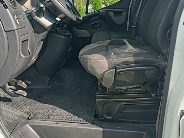 Белый Опель Movano, объемом двигателя 2.3 л и пробегом 307 тыс. км за 288 $, фото 4 на Automoto.ua