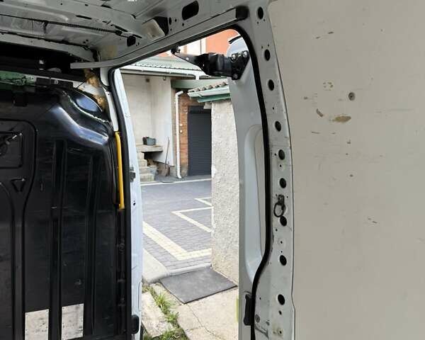 Белый Опель Movano, объемом двигателя 2.3 л и пробегом 262 тыс. км за 14500 $, фото 20 на Automoto.ua