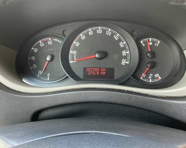 Белый Опель Movano, объемом двигателя 2.3 л и пробегом 358 тыс. км за 13000 $, фото 13 на Automoto.ua