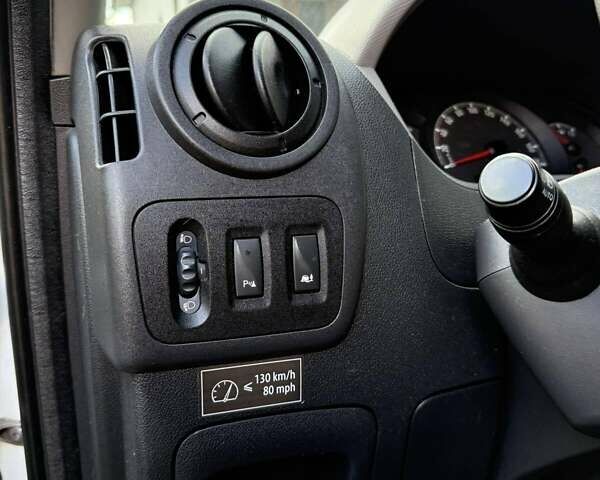 Белый Опель Movano, объемом двигателя 2.3 л и пробегом 262 тыс. км за 14500 $, фото 11 на Automoto.ua