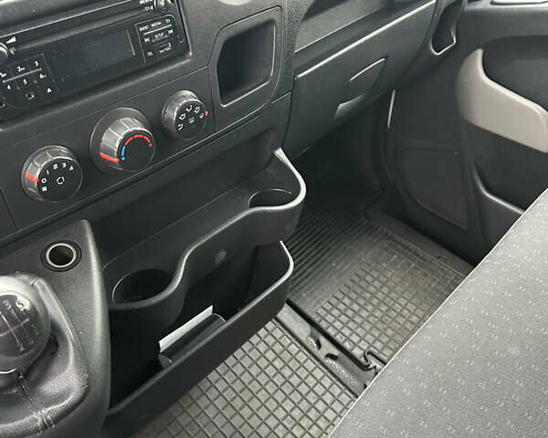 Белый Опель Movano, объемом двигателя 2.3 л и пробегом 201 тыс. км за 14300 $, фото 13 на Automoto.ua