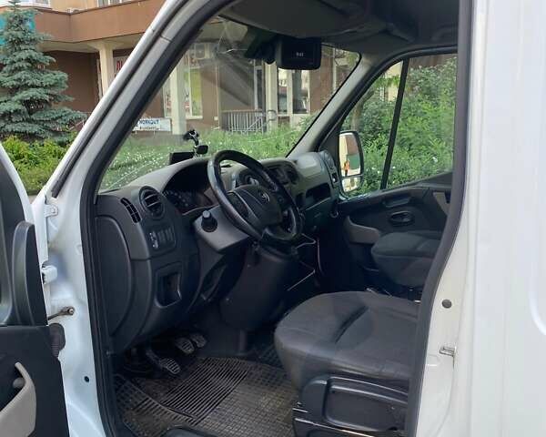 Белый Опель Movano, объемом двигателя 2.3 л и пробегом 358 тыс. км за 13000 $, фото 7 на Automoto.ua