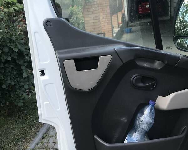 Белый Опель Movano, объемом двигателя 2.3 л и пробегом 454 тыс. км за 14000 $, фото 8 на Automoto.ua