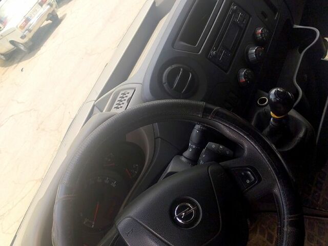 Белый Опель Movano, объемом двигателя 2.3 л и пробегом 277 тыс. км за 17000 $, фото 5 на Automoto.ua