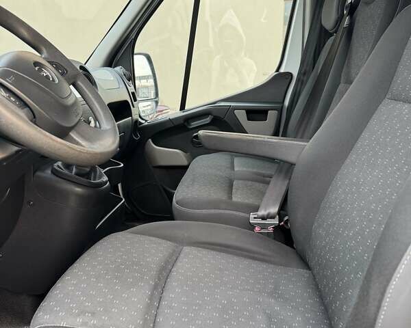 Белый Опель Movano, объемом двигателя 2.3 л и пробегом 221 тыс. км за 12500 $, фото 16 на Automoto.ua