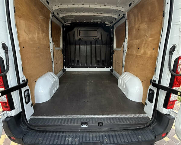 Білий Опель Movano, об'ємом двигуна 2.3 л та пробігом 211 тис. км за 15200 $, фото 8 на Automoto.ua