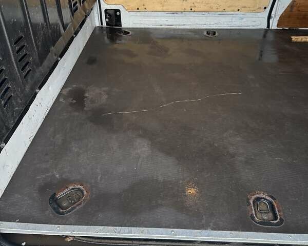 Белый Опель Movano, объемом двигателя 2.3 л и пробегом 221 тыс. км за 12500 $, фото 3 на Automoto.ua