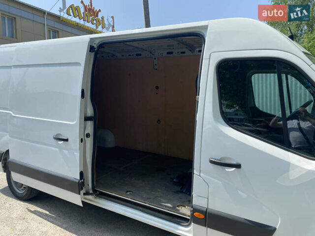 Белый Опель Movano, объемом двигателя 2.3 л и пробегом 345 тыс. км за 14000 $, фото 1 на Automoto.ua
