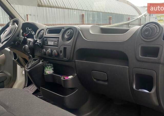 Білий Опель Movano, об'ємом двигуна 2.3 л та пробігом 292 тис. км за 16000 $, фото 12 на Automoto.ua