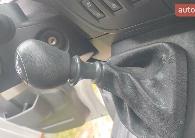 Білий Опель Movano, об'ємом двигуна 2.3 л та пробігом 292 тис. км за 16000 $, фото 9 на Automoto.ua