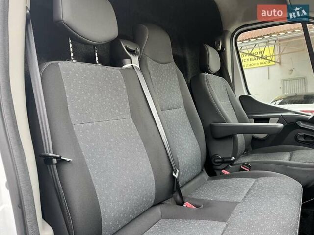 Білий Опель Movano, об'ємом двигуна 2.3 л та пробігом 262 тис. км за 15000 $, фото 11 на Automoto.ua