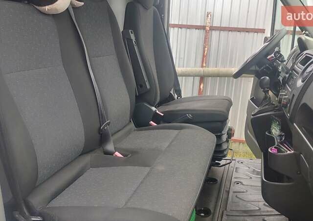 Білий Опель Movano, об'ємом двигуна 2.3 л та пробігом 292 тис. км за 16000 $, фото 7 на Automoto.ua