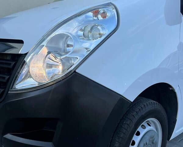 Білий Опель Movano, об'ємом двигуна 0 л та пробігом 145 тис. км за 16850 $, фото 45 на Automoto.ua