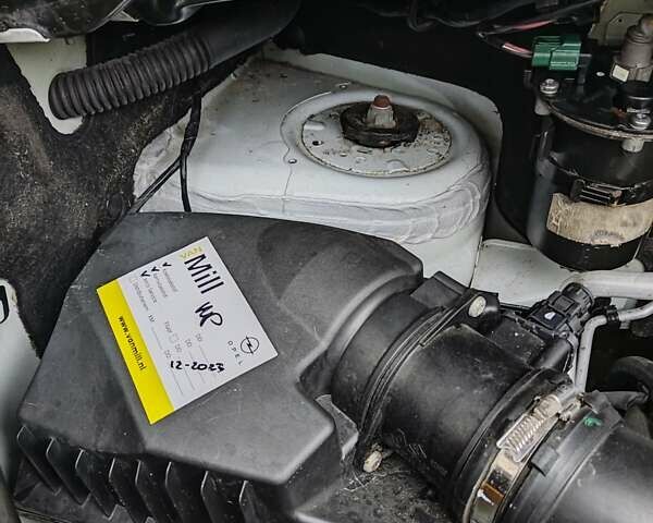 Белый Опель Movano, объемом двигателя 2.3 л и пробегом 245 тыс. км за 17200 $, фото 7 на Automoto.ua