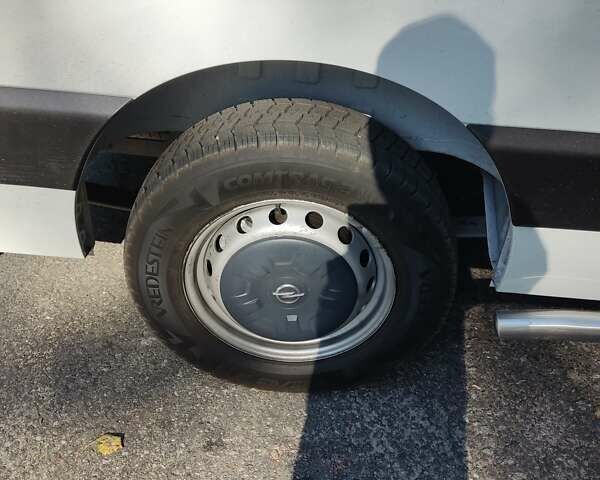 Белый Опель Movano, объемом двигателя 2.3 л и пробегом 245 тыс. км за 17200 $, фото 43 на Automoto.ua