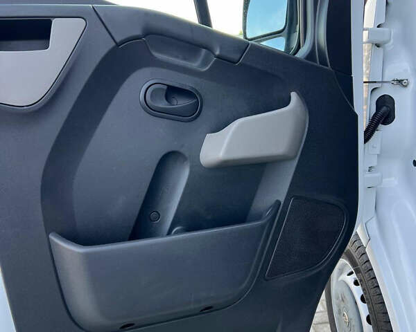 Білий Опель Movano, об'ємом двигуна 0 л та пробігом 145 тис. км за 16850 $, фото 21 на Automoto.ua