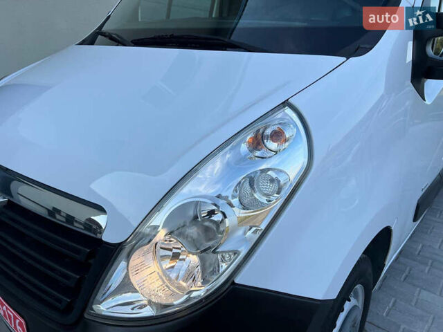 Білий Опель Movano, об'ємом двигуна 0 л та пробігом 145 тис. км за 16850 $, фото 46 на Automoto.ua