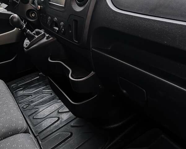 Белый Опель Movano, объемом двигателя 2.3 л и пробегом 245 тыс. км за 17200 $, фото 14 на Automoto.ua
