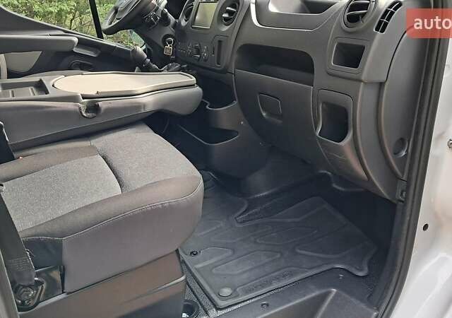 Білий Опель Movano, об'ємом двигуна 0 л та пробігом 220 тис. км за 15700 $, фото 44 на Automoto.ua