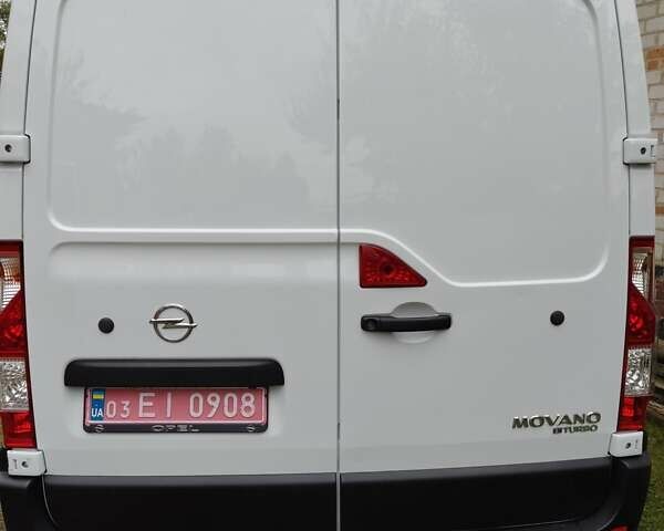 Белый Опель Movano, объемом двигателя 2.3 л и пробегом 245 тыс. км за 17200 $, фото 1 на Automoto.ua