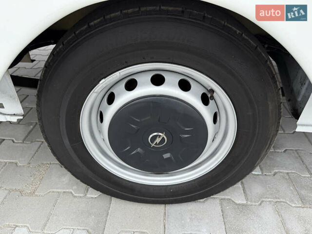 Белый Опель Movano, объемом двигателя 0 л и пробегом 240 тыс. км за 18700 $, фото 39 на Automoto.ua