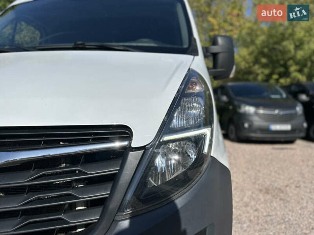 Білий Опель Movano, об'ємом двигуна 2.3 л та пробігом 290 тис. км за 19300 $, фото 3 на Automoto.ua