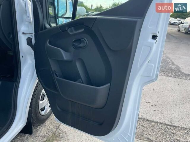 Белый Опель Movano, объемом двигателя 0 л и пробегом 175 тыс. км за 19999 $, фото 26 на Automoto.ua
