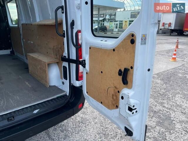 Белый Опель Movano, объемом двигателя 0 л и пробегом 175 тыс. км за 19999 $, фото 14 на Automoto.ua