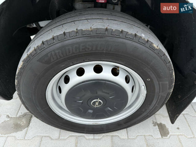 Белый Опель Movano, объемом двигателя 0 л и пробегом 240 тыс. км за 18700 $, фото 41 на Automoto.ua
